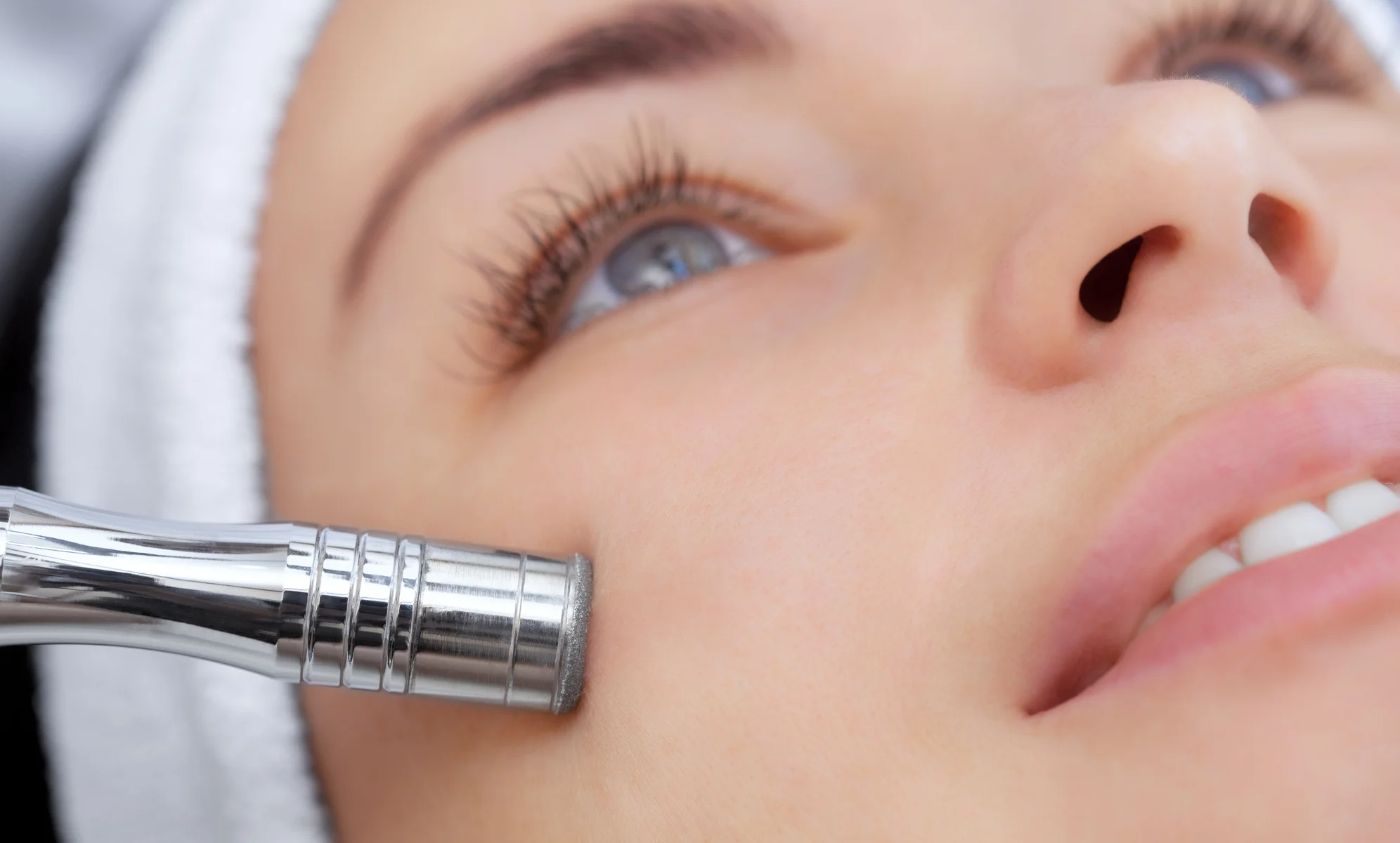 hydrafacial vs microdermabrasion
