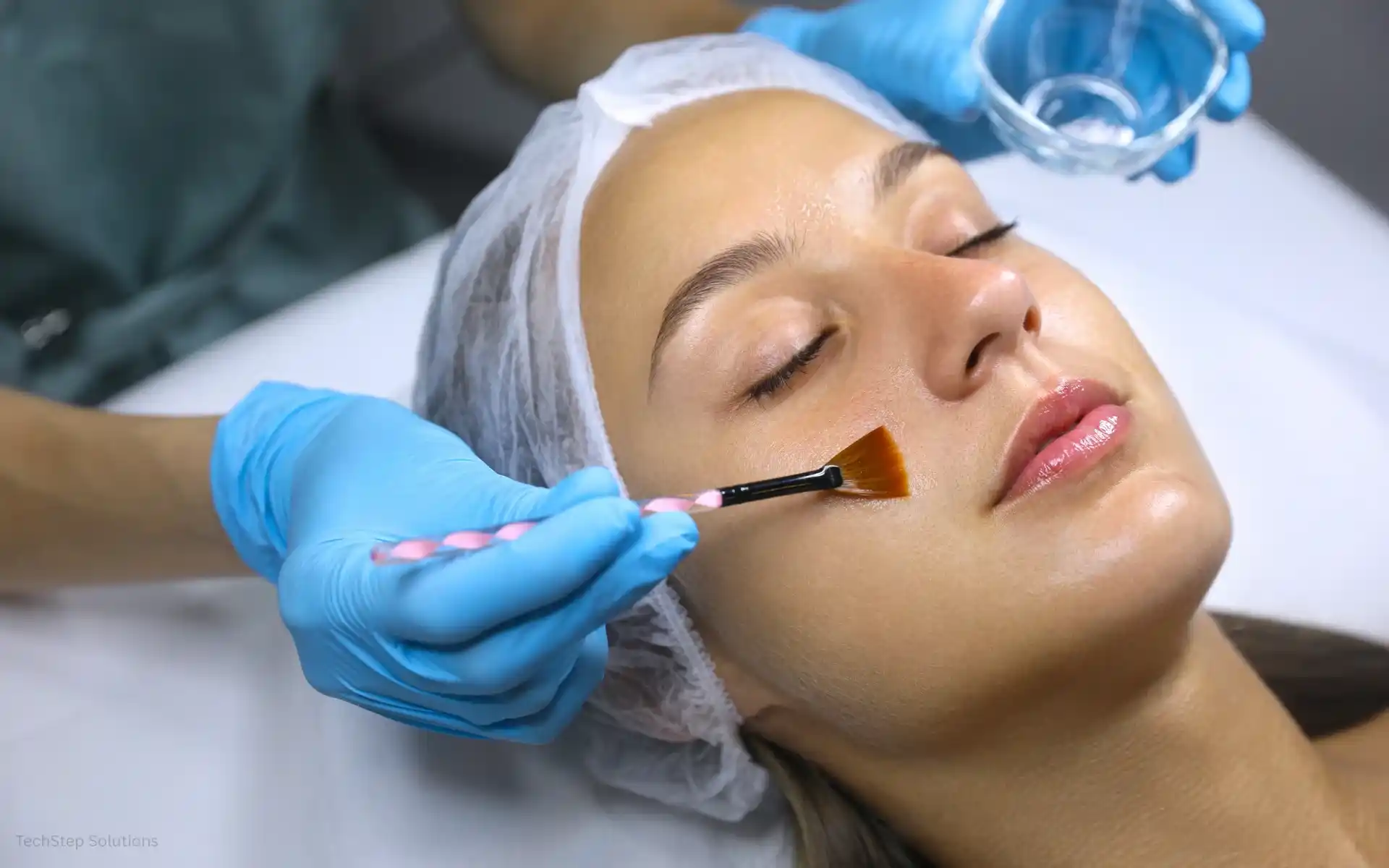 Chemical Peel vs Microneedling
